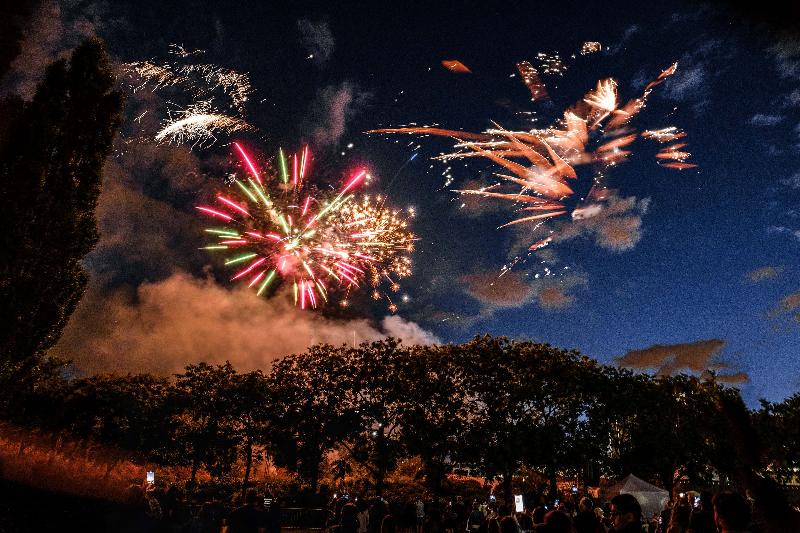 Feux artifice fete nationale celebration france